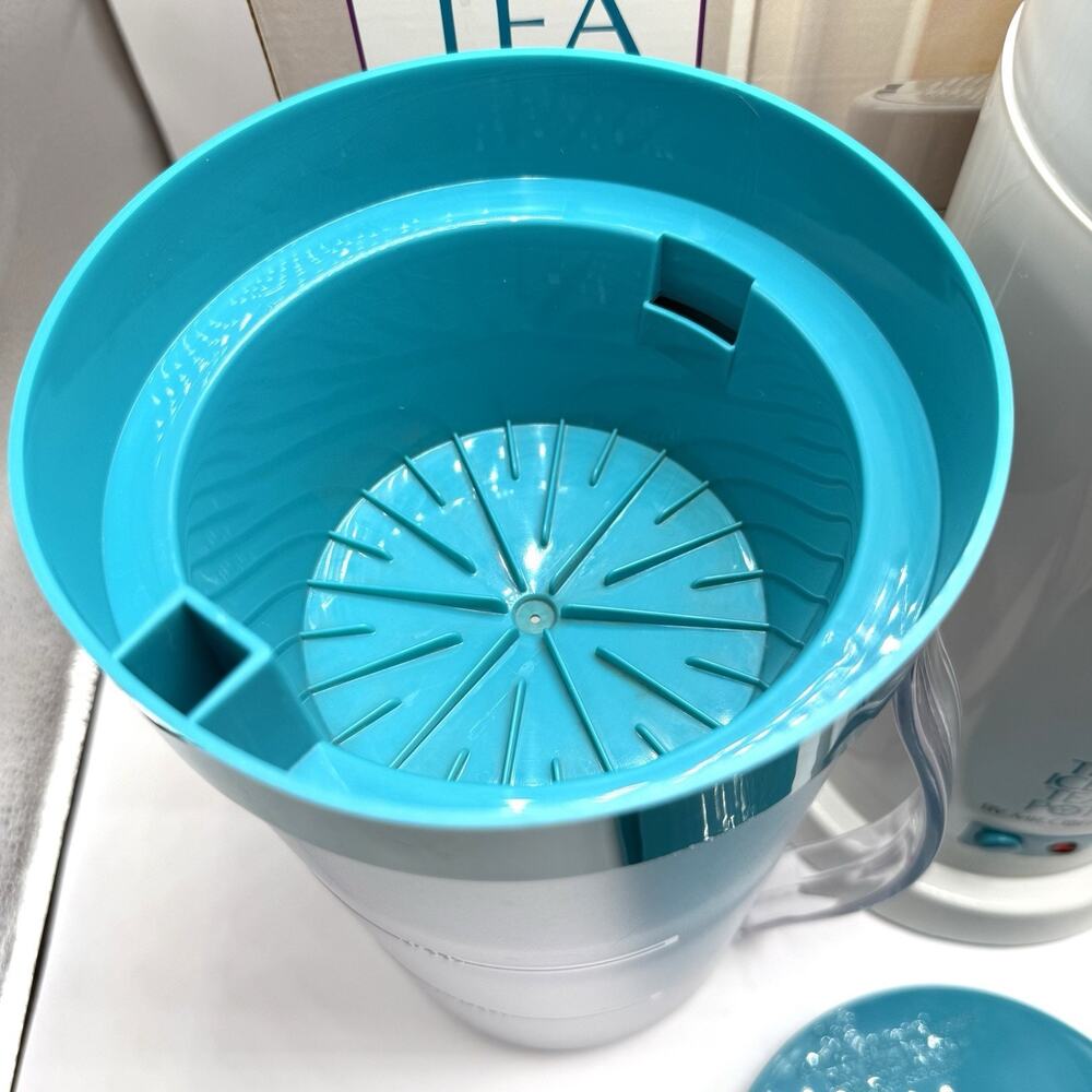 Mr Coffee Iced Tea Pot 2 Qt Pitcher NO LID Maker Brewer TM1.7 Turquoise Tested - Picture 4 of 6